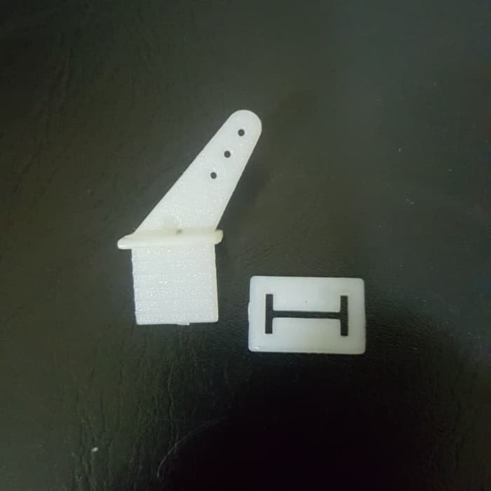 Nylon Pin Horns 26Ã—12Ã—10mmÃ—Φ1.0 (3hole) white (10pcs)